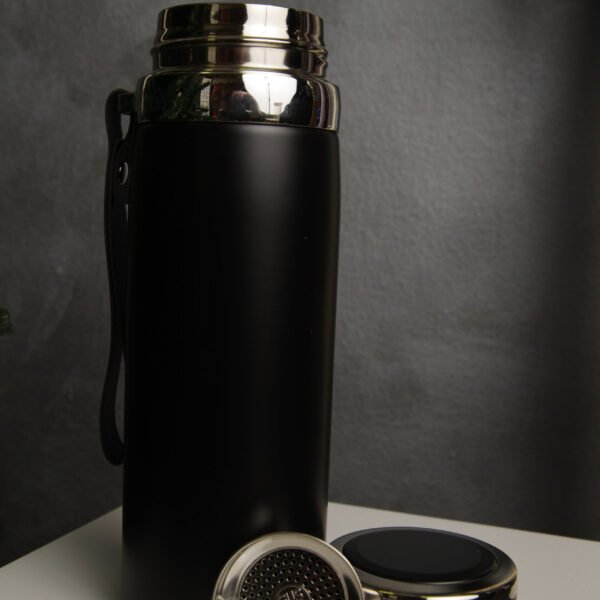 JUODOS spalvos termosas 800 ml